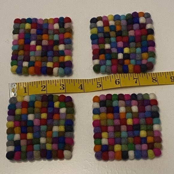Colorful Durable felt balls Trivet coasters - set of 4 - Picture 6 of 6